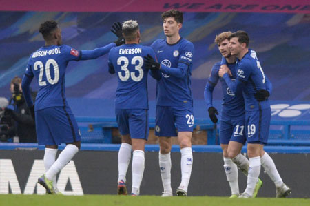 申花客战柔佛新山：阿苏埃搭档路易斯，吴曦、李可首发