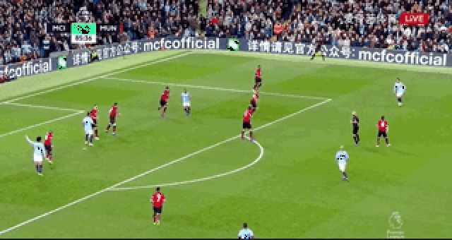 卫报：前加拿大女足教练因性侵球员被判监禁，出狱后没有被禁足