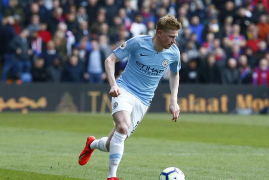 尤文图斯因弗拉霍维奇伤势和薪资问题，被迫考虑续约，但转会市场无明显替代人选，形势艰难。