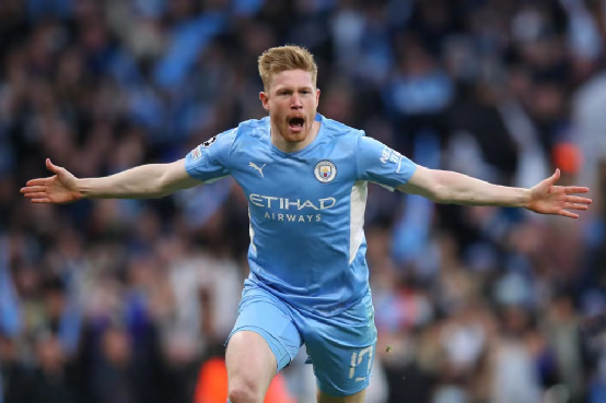 北京男篮在俱乐部杯首战惨败，内线劣势明显，外援表现疲软，青岛男篮以较大优势取胜。