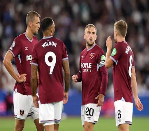 巴甲末轮赛前，内马尔获赠桑托斯生涯150球纪念品