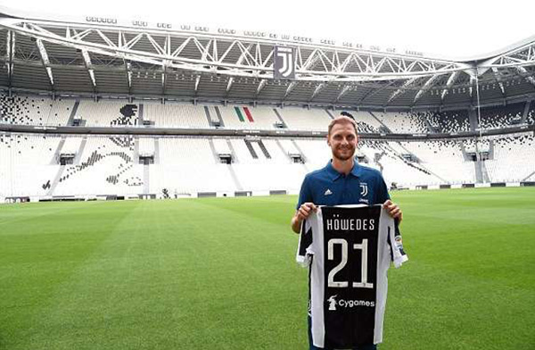 强强对决，拜仁本赛季德甲从未落后，勒沃库森每场都先进球（巅峰对话：拜仁本季德甲未曾落后，勒沃库森场场先拔头筹）