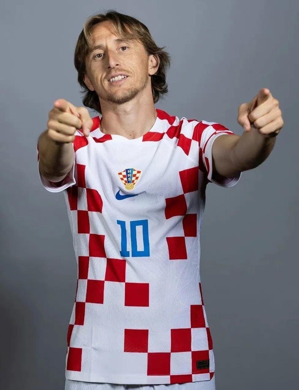 英超-狼队0-3曼联：送副班长首胜？NO！阿莫林要逼近欧冠区｜前瞻