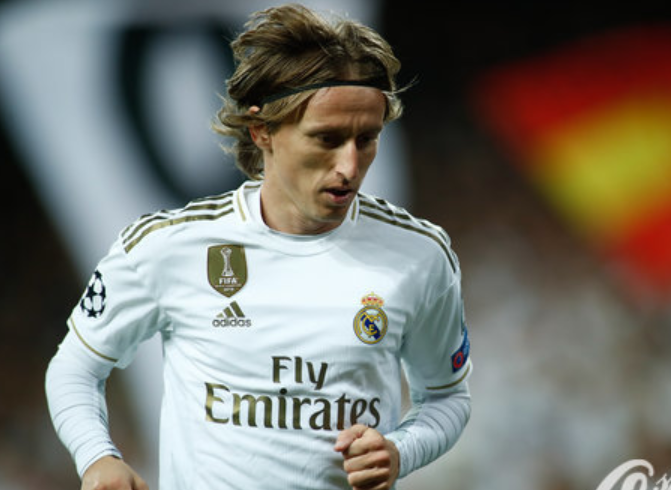 边锋赛后晒伤痕，网友称其太拼了